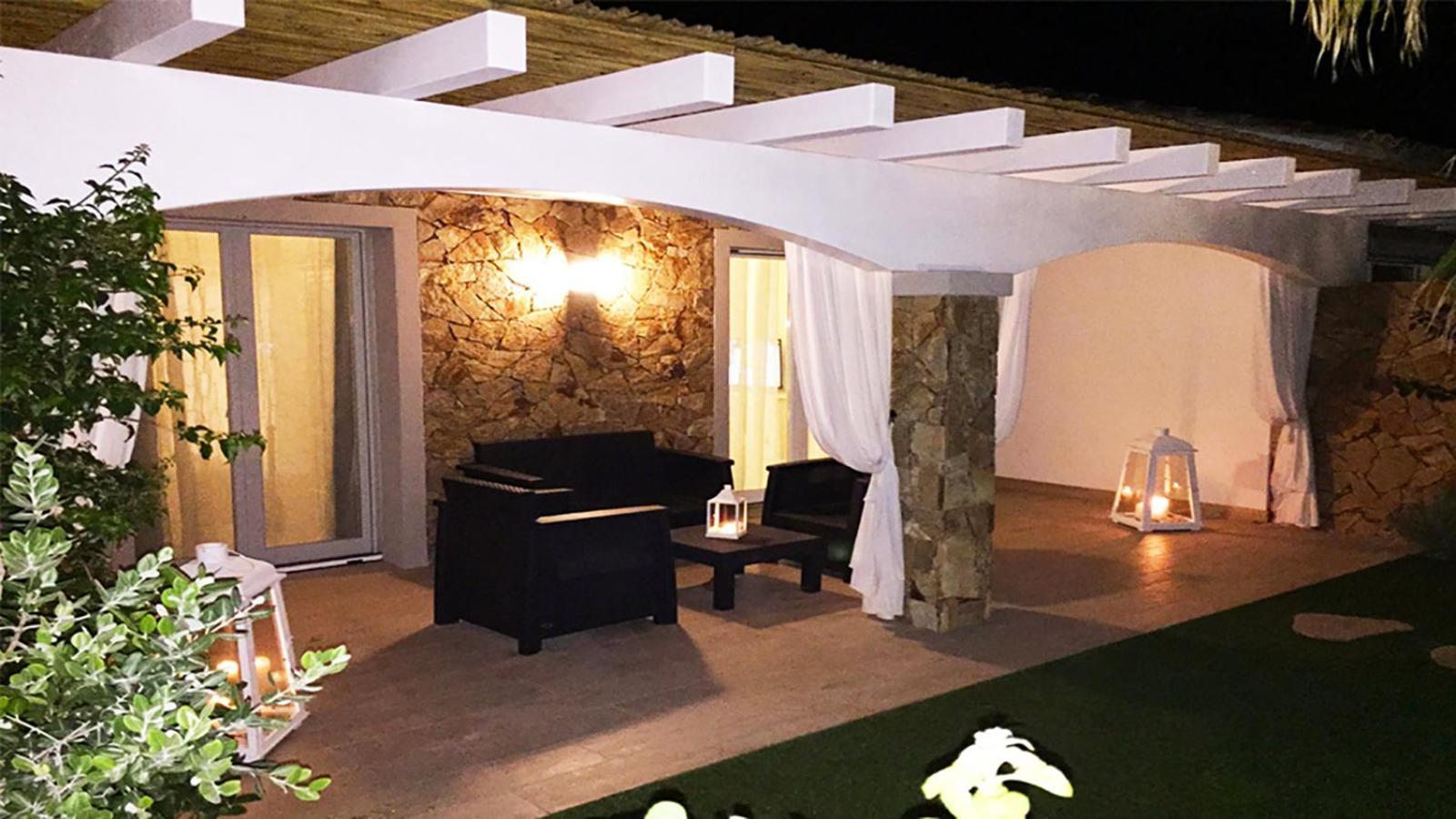 Residence Elegance Ville Ed Appartamenti A ポルト・ピノ エクステリア 写真