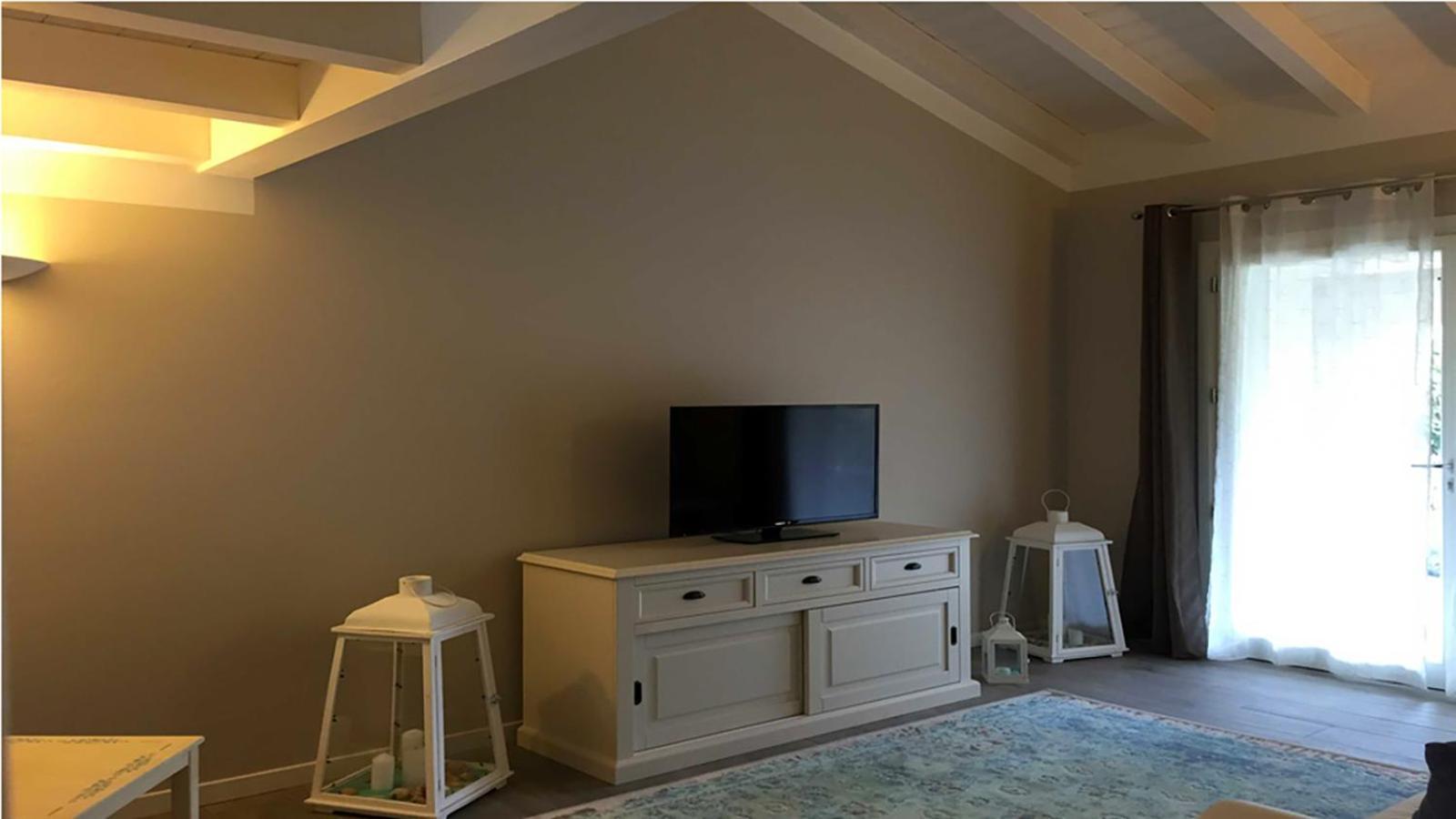 Residence Elegance Ville Ed Appartamenti A ポルト・ピノ エクステリア 写真